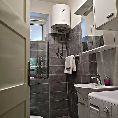 Apartment Eden Split